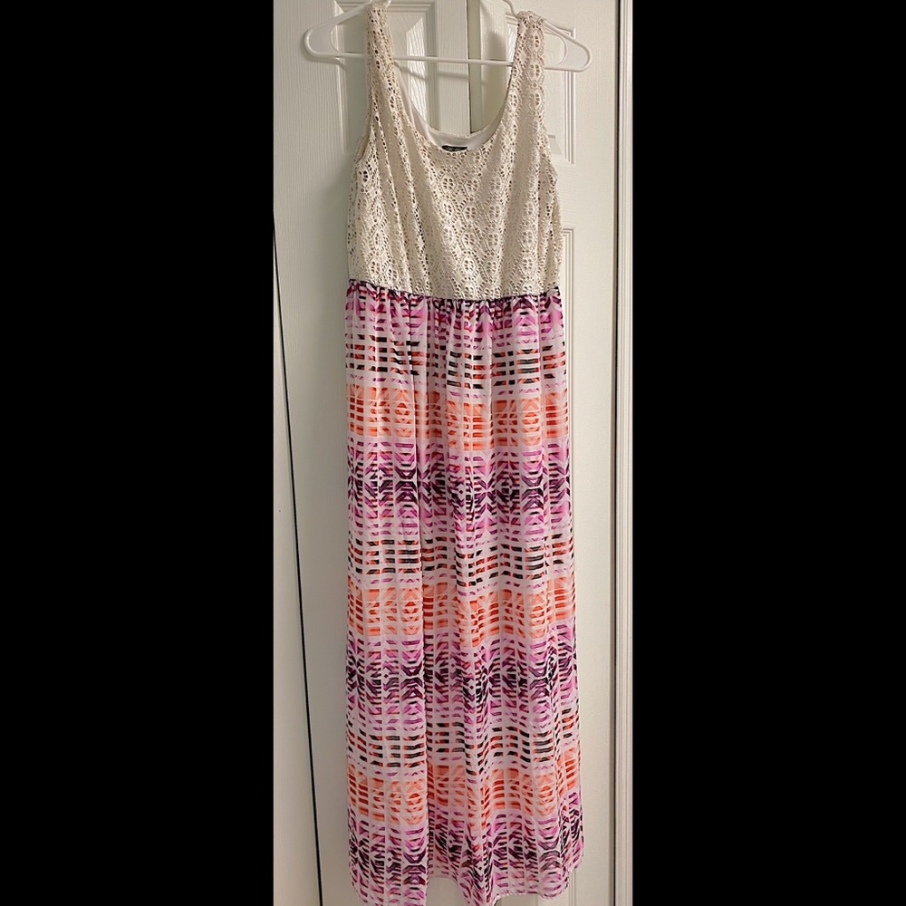 Lily Rose Maxi Dress Size Large.